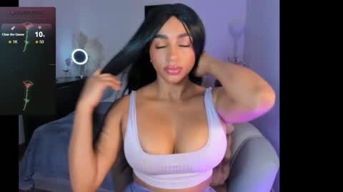 Snapshot of destinnemil chatting on 21, 12, 2024 Destinne Mill online show from 21, 12, 2024