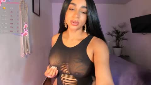 Snapshot of destinnemil chatting on 6, 10, 2025 Destinne Mill online show from 6, 10, 2025