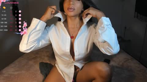 Snapshot of destinnemil chatting on 17, 10, 2025 Destinne Mill online show from 17, 10, 2025