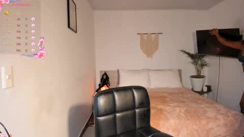 Destinne Mill online show from 30, 10, 2025