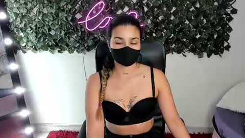 Snapshot of destinyhills_ chatting on 18, 7, 2026 Destiny online show from 18, 7, 2026