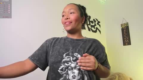 Snapshot of desty_y chatting on 9, 9, 2025 desty_y online show from 9, 9, 2025