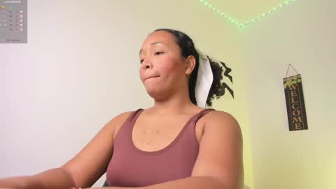 Snapshot of desty_y chatting on 9, 10, 2025 desty_y online show from 9, 10, 2025