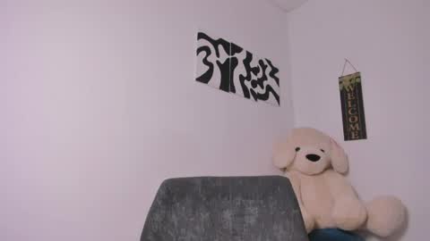 Snapshot of desty_y chatting on 4, 5, 2026 desty_y online show from 4, 5, 2026