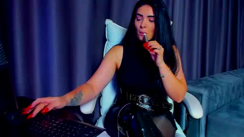 Snapshot of devashaqueen chatting on 4, 12, 2025 Devasha online show from 4, 12, 2025