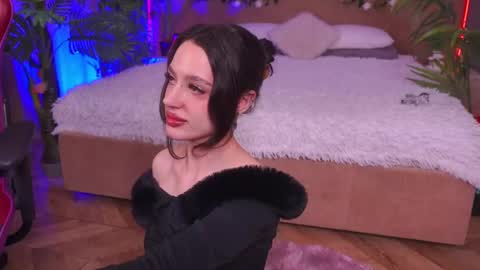 devilinee online show from 26, 2, 2025