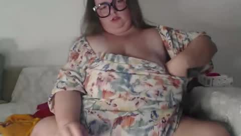 Snapshot of devilschick chatting on 28, 10, 2025 DevilsChick -- OF online show from 28, 10, 2025