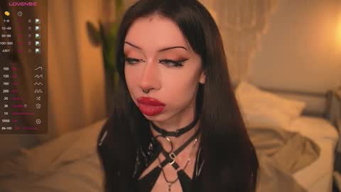 Snapshot of devilss_toy chatting on 29, 10, 2025 CIBELLE online show from 29, 10, 2025