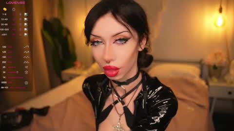 Snapshot of devilss_toy chatting on 4, 11, 2025 CIBELLE online show from 4, 11, 2025