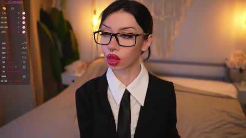 Snapshot of devilss_toy chatting on 18, 11, 2025 CIBELLE online show from 18, 11, 2025