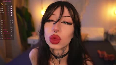 Snapshot of devilss_toy chatting on 22, 11, 2025 CIBELLE online show from 22, 11, 2025