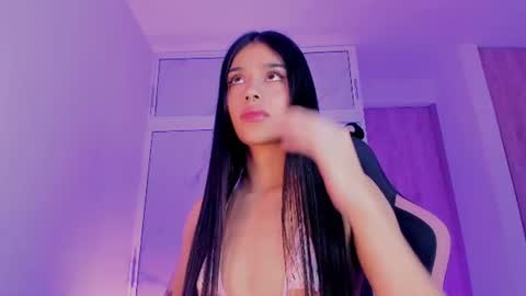 Snapshot of devours_fire chatting on 22, 6, 2026 Sara 3 online show from 22, 6, 2026