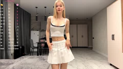 Snapshot of dewdropdoll chatting on 9, 6, 2026 dewdropdoll online show from 9, 6, 2026
