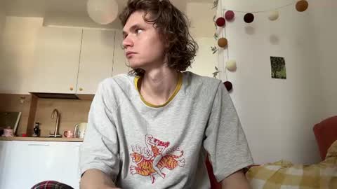 Snapshot of di_n_alex chatting on 10, 7, 2026 Di Alex online show from 10, 7, 2026