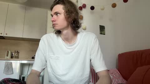 Snapshot of di_n_alex chatting on 11, 7, 2026 Di Alex online show from 11, 7, 2026