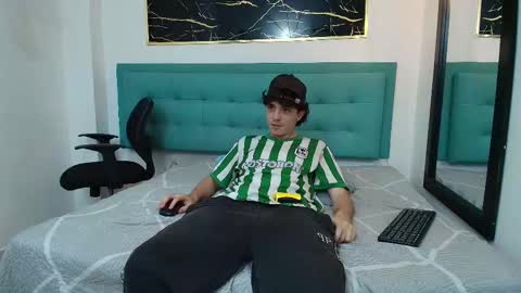 Snapshot of dia_fax18 chatting on 16, 10, 2025 online show from 16, 10, 2025