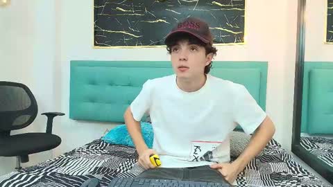 Snapshot of dia_fax18 chatting on 21, 10, 2025 online show from 21, 10, 2025