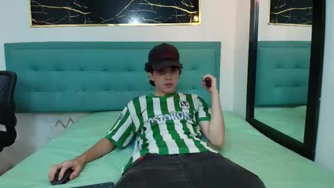 Snapshot of dia_fax18 chatting on 30, 10, 2025 online show from 30, 10, 2025