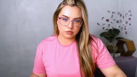 Snapshot of diamantkriss_ chatting on 12, 5, 2026 Kriss online show from 12, 5, 2026