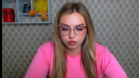 Snapshot of diamantkriss_ chatting on 5, 6, 2026 Kriss online show from 5, 6, 2026