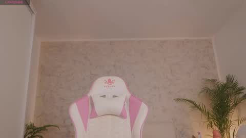 Thea online show from 7, 4, 2026