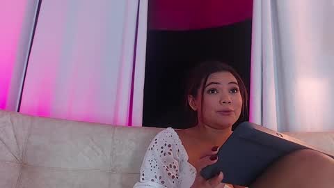 Snapshot of diamond_canela chatting on 23, 2, 2025 diamond_canela online show from 23, 2, 2025