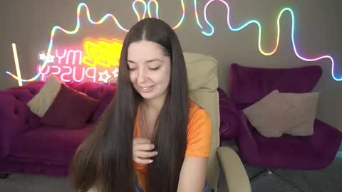 Snapshot of diamondeyeess chatting on 25, 9, 2025 Sasha online show from 25, 9, 2025