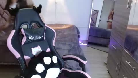 Snapshot of diamondgold28 chatting on 26, 11, 2025 diamondgold28 online show from 26, 11, 2025