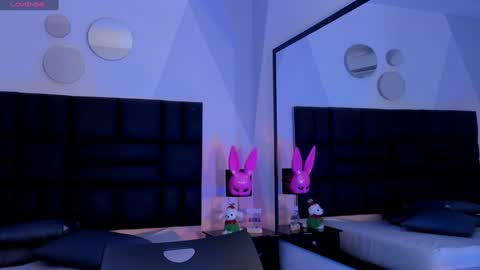 Diana Tamayo online show from 3, 1, 2025