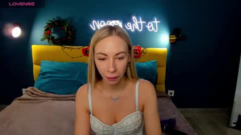 Snapshot of diana_garrett chatting on 16, 12, 2024 Diana  online show from 16, 12, 2024