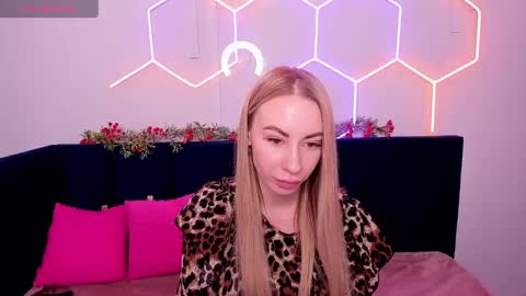 Snapshot of diana_garrett chatting on 12, 1, 2025 Diana  online show from 12, 1, 2025