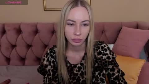 Snapshot of diana_garrett chatting on 23, 2, 2025 Diana  online show from 23, 2, 2025