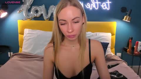 Snapshot of diana_garrett chatting on 2, 3, 2025 Diana  online show from 2, 3, 2025