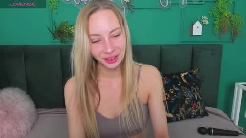 Snapshot of diana_garrett chatting on 28, 9, 2025 Diana  online show from 28, 9, 2025