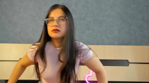 Snapshot of diana_moonn chatting on 19, 10, 2025 Hello my name is Carolina online show from 19, 10, 2025