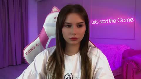 Snapshot of dianabecker chatting on 7, 5, 2026 Diana online show from 7, 5, 2026
