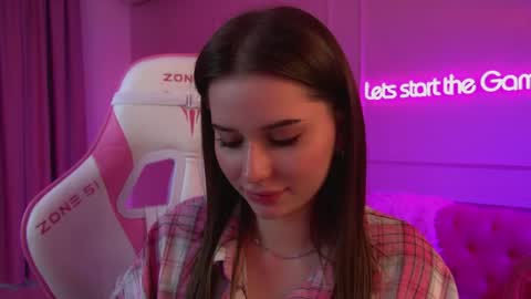 Snapshot of dianabecker chatting on 19, 5, 2026 Diana online show from 19, 5, 2026