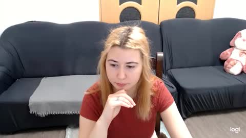 Snapshot of dianasmiey7 chatting on 6, 3, 2025 dianasmiey7 online show from 6, 3, 2025