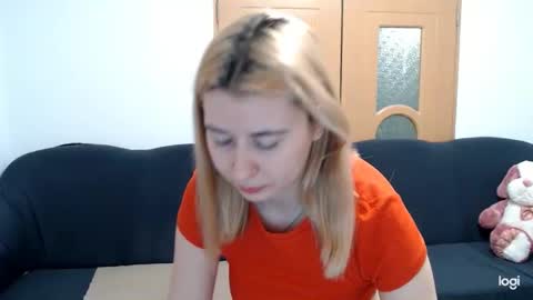 Snapshot of dianasmiey7 chatting on 7, 3, 2025 dianasmiey7 online show from 7, 3, 2025