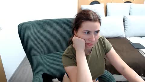 Snapshot of dianasmiey7 chatting on 11, 9, 2025 dianasmiey7 online show from 11, 9, 2025