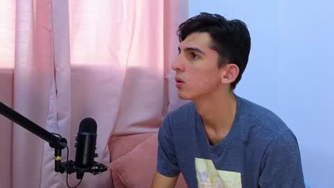 Snapshot of dianayleo chatting on 29, 1, 2025 Ana Leo online show from 29, 1, 2025