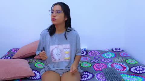 Snapshot of dianayleo chatting on 6, 2, 2025 Ana Leo online show from 6, 2, 2025