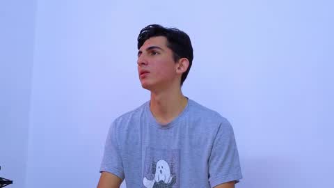 Snapshot of dianayleo chatting on 10, 2, 2025 Ana Leo online show from 10, 2, 2025