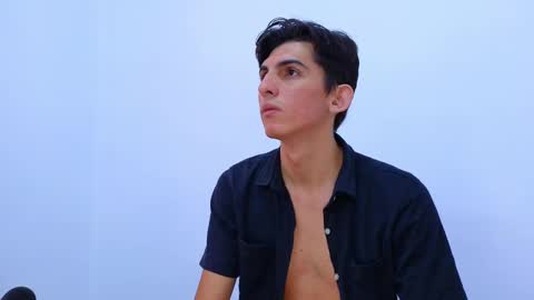 Snapshot of dianayleo chatting on 25, 2, 2025 Ana Leo online show from 25, 2, 2025