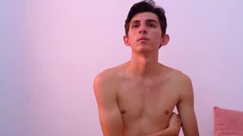 Snapshot of dianayleo chatting on 3, 3, 2025 Ana Leo online show from 3, 3, 2025