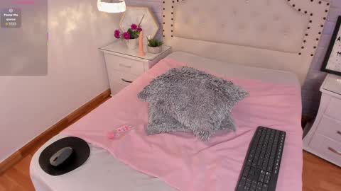 Snapshot of diannevega chatting on 31, 10, 2025 call me princess dianne online show from 31, 10, 2025