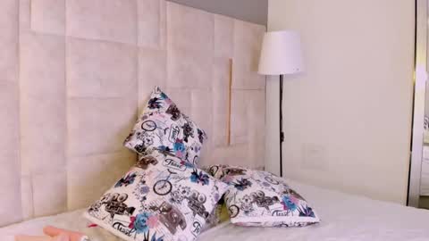 Snapshot of diannevega chatting on 27, 11, 2025 call me princess dianne online show from 27, 11, 2025