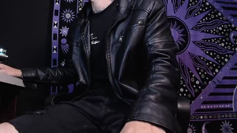 DICAPRIO online show from 31, 1, 2025