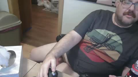 Snapshot of diche1134 chatting on 8, 3, 2025 Running Bear online show from 8, 3, 2025