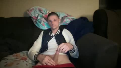 Snapshot of dickabitchdown chatting on 4, 1, 2025 DickABitchDown Alexys real spanishmami online show from 4, 1, 2025